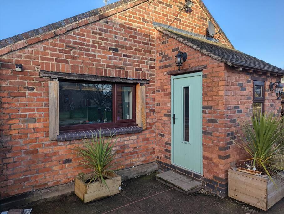 Beautiful Rural With Secure Garden *
