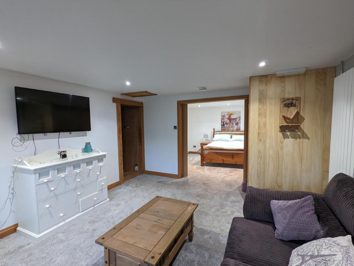 Beautiful Rural With Secure Garden