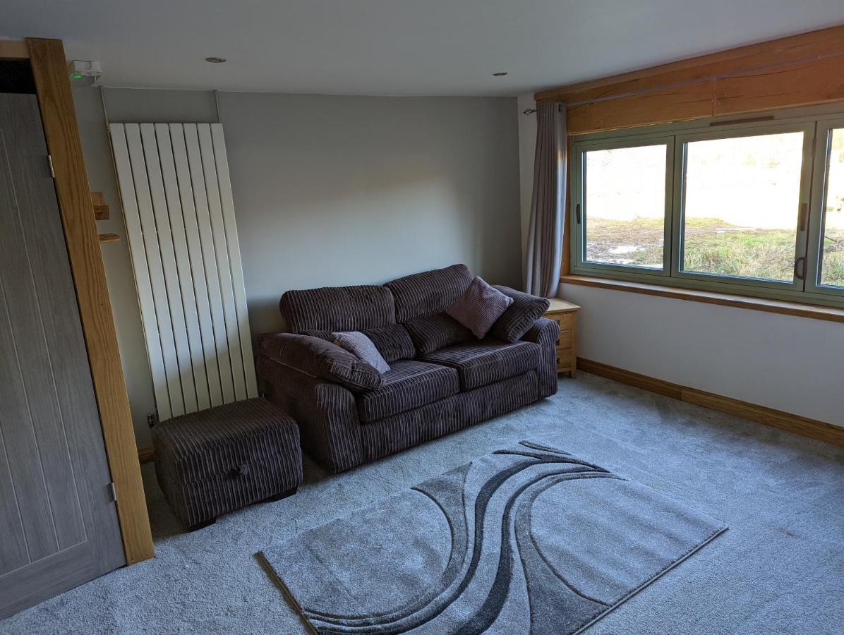 Beautiful Rural With Secure Garden