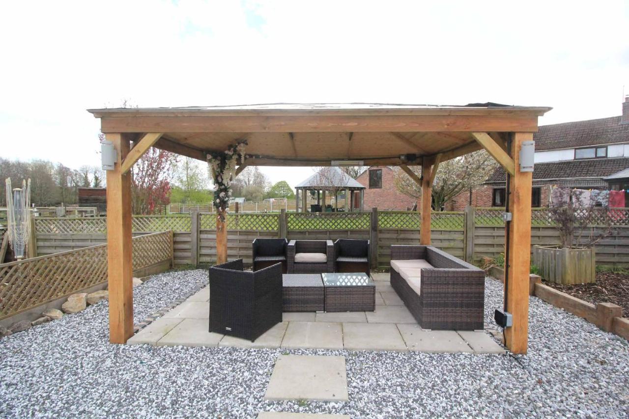 Beautiful Rural With Secure Garden Holiday home *