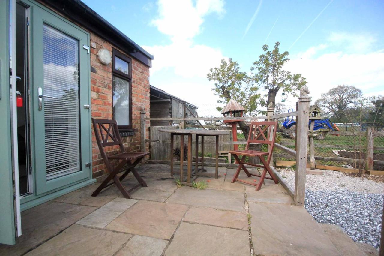 Beautiful Rural With Secure Garden *